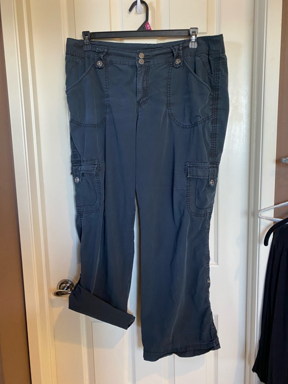 Venezia YTK Capri Cargo pants Black